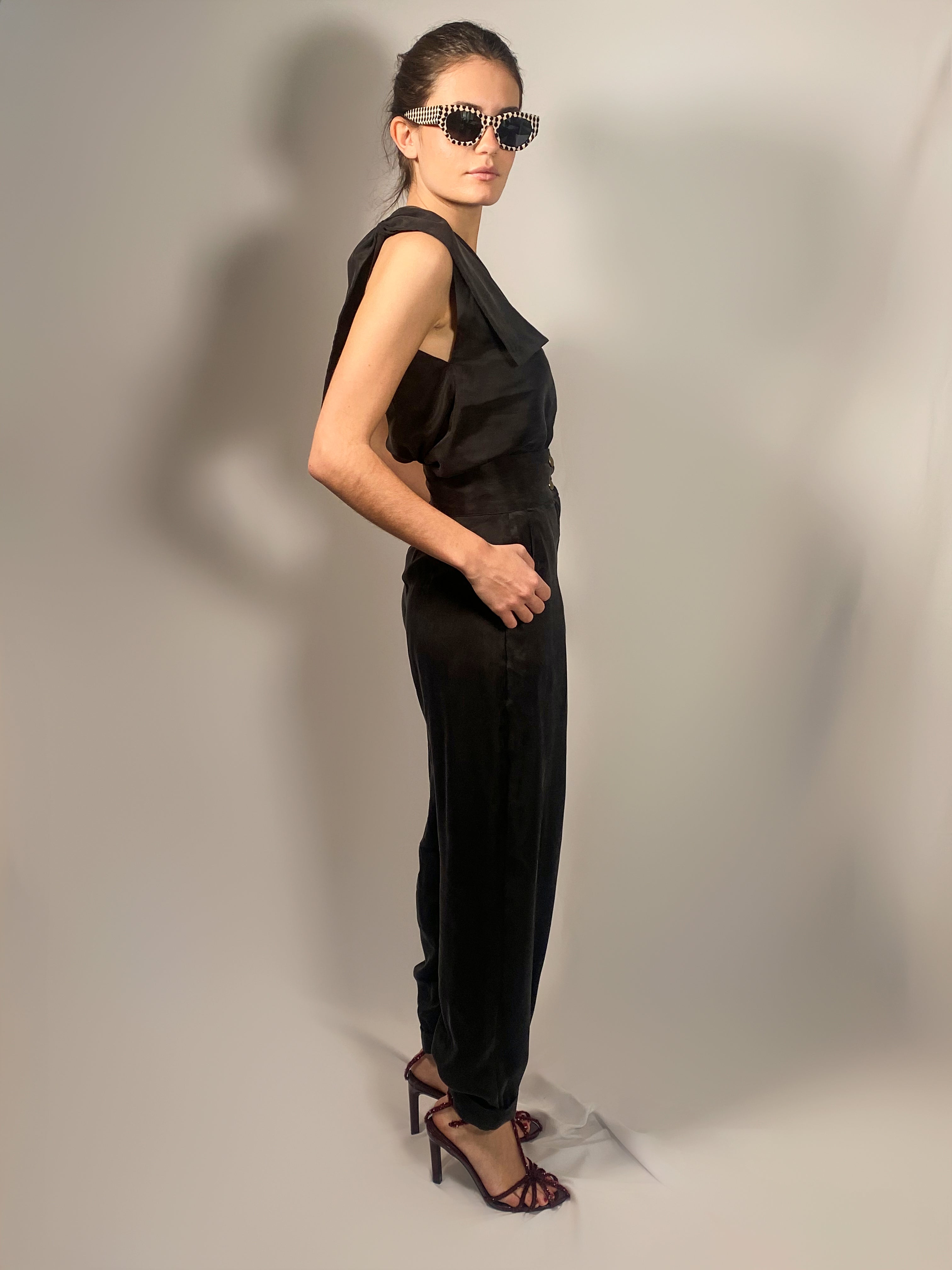 Top Rocío one shoulder negro