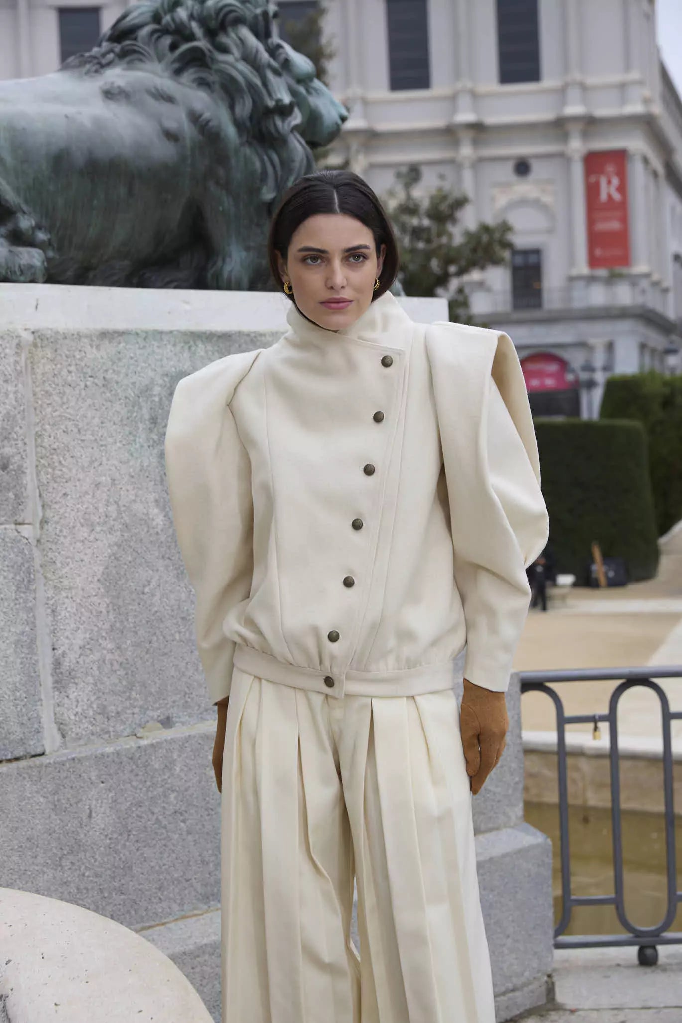 Chaqueta Picasso lana blanco roto